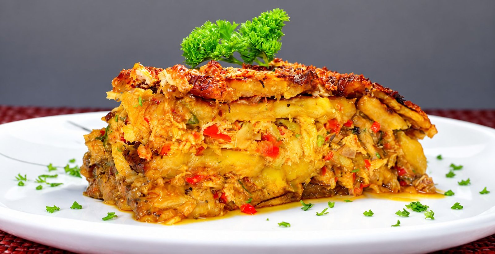 Porción de pastel de chucho, plato típico de Isla de Margarita